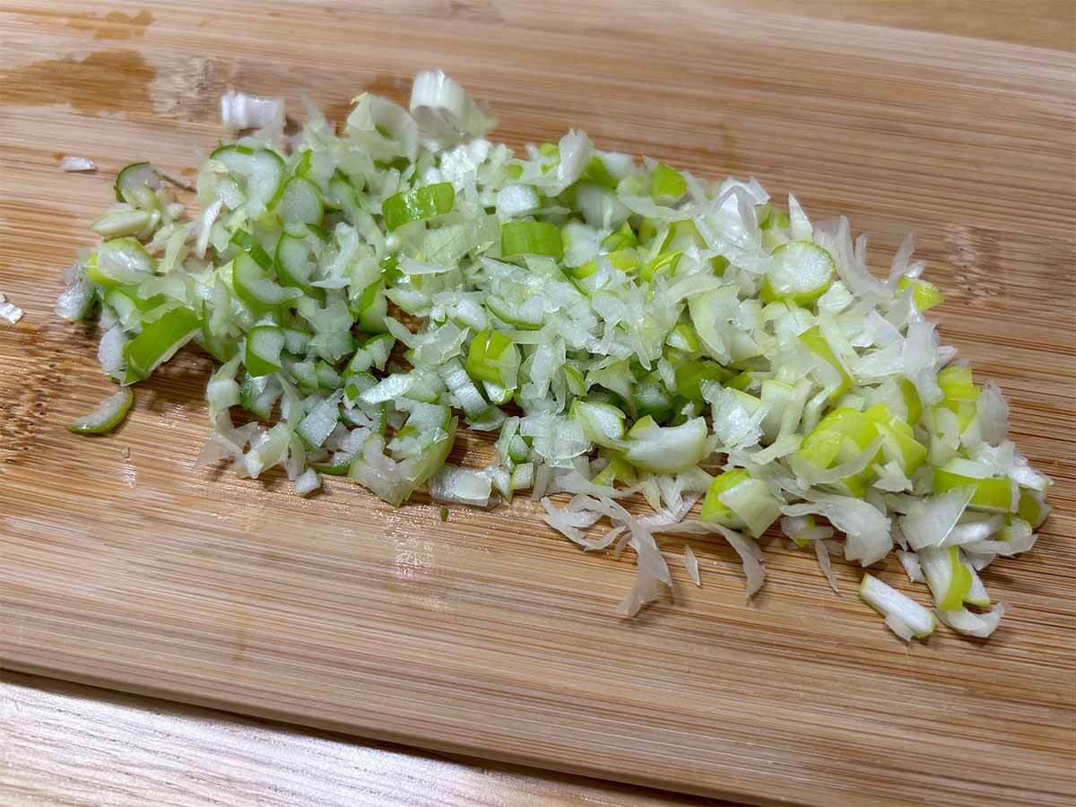 山本ゆりさん「レンジで簡単！旨辛油淋鶏風」