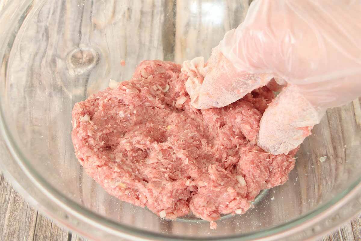 タサン志麻さん「ひき肉のベーコン巻」