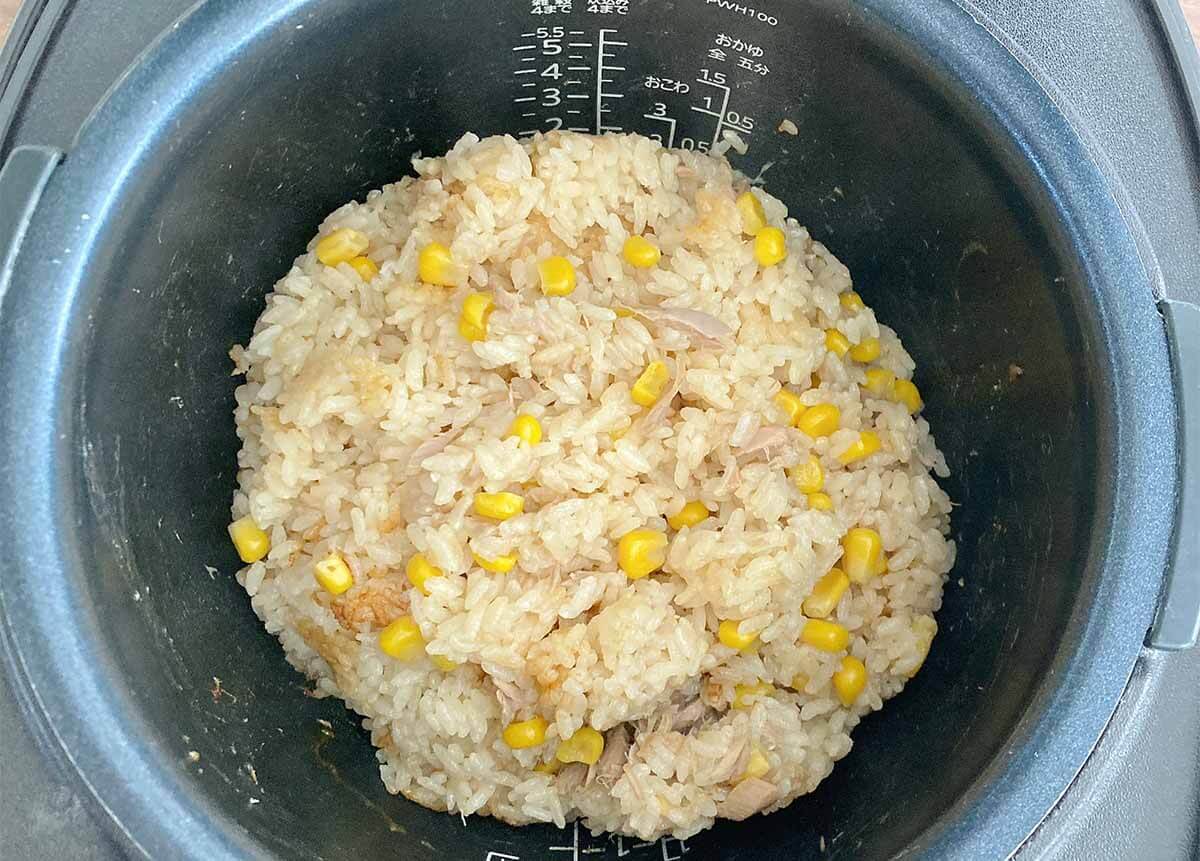山本ゆりさん「たっぷりコーンとツナの炊き込みご飯」
