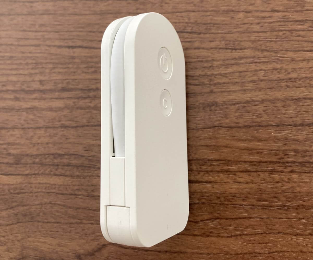 3COINS「コンパクトLEDブックライト」