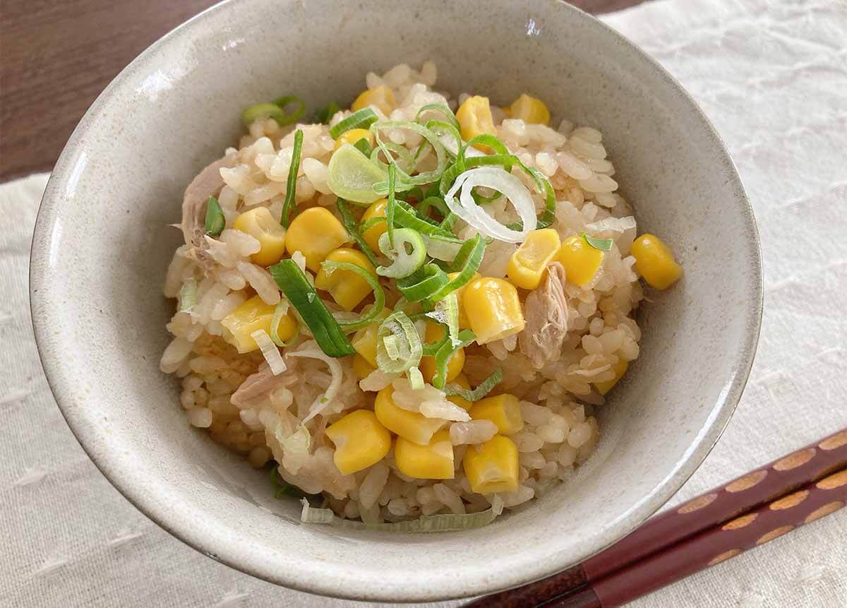 山本ゆりさん「たっぷりコーンとツナの炊き込みご飯」