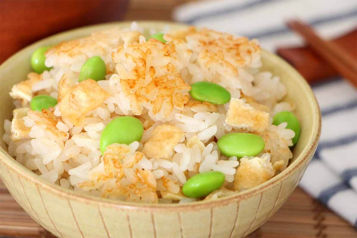 栗原はるみさん「枝豆と油揚げの炊き込みご飯」
