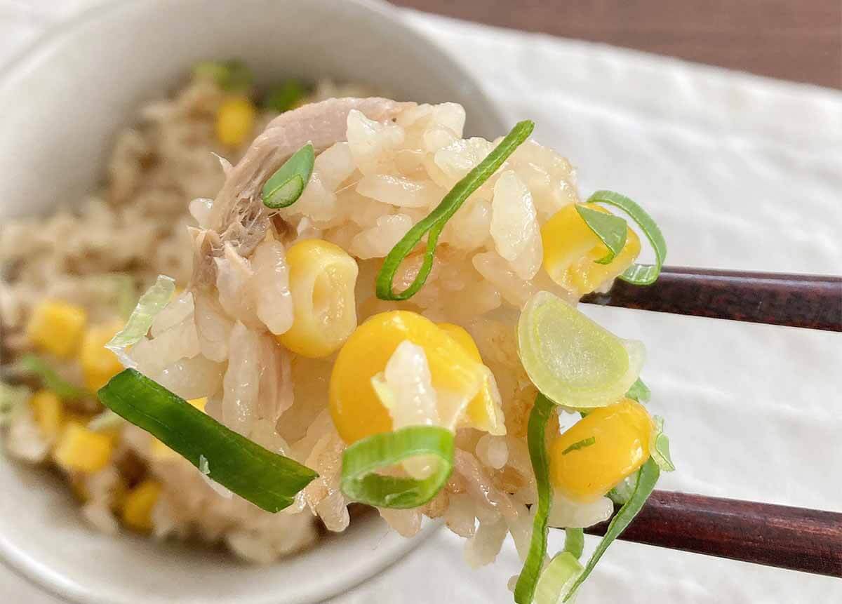 山本ゆりさん「たっぷりコーンとツナの炊き込みご飯」