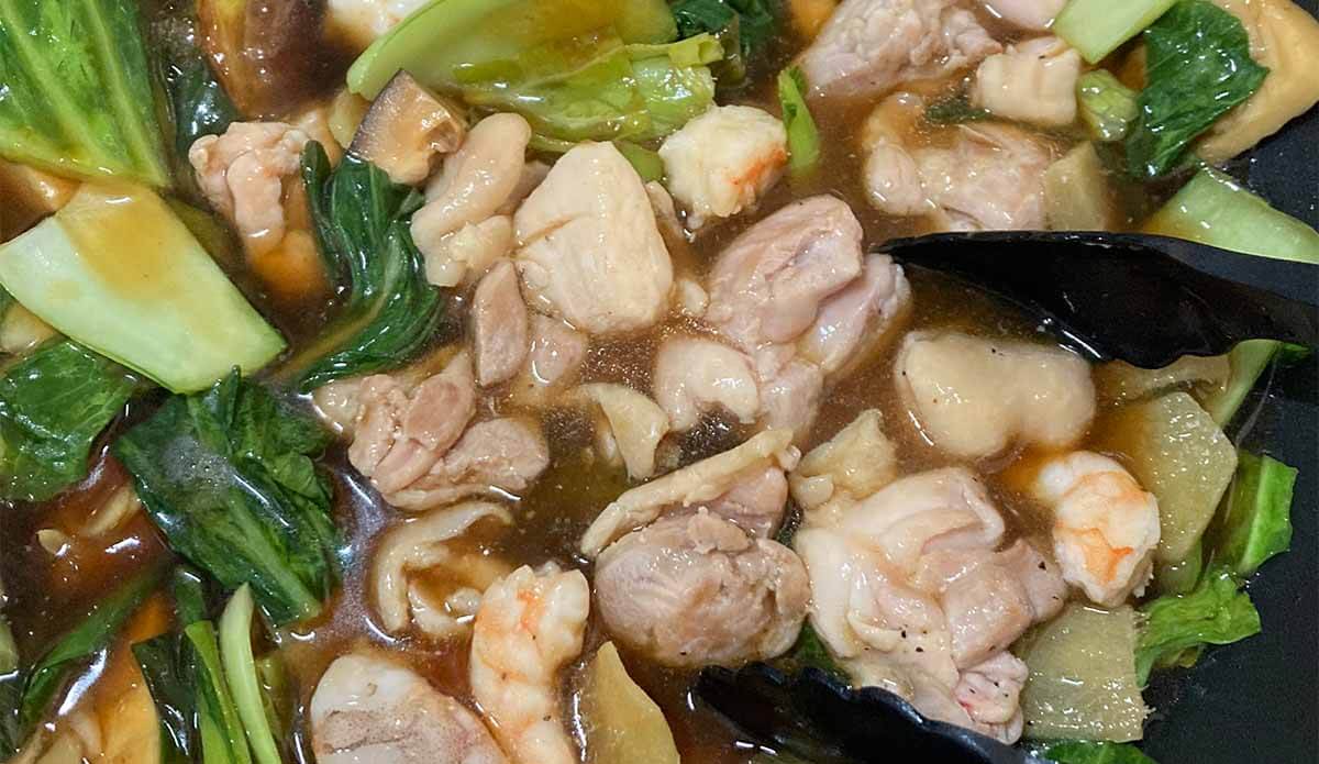 栗原はるみさん「干ししいたけと鶏肉の煮込み」