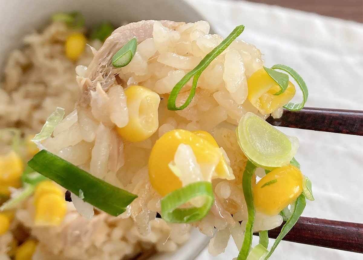 山本ゆりさん「たっぷりコーンとツナの炊き込みご飯」