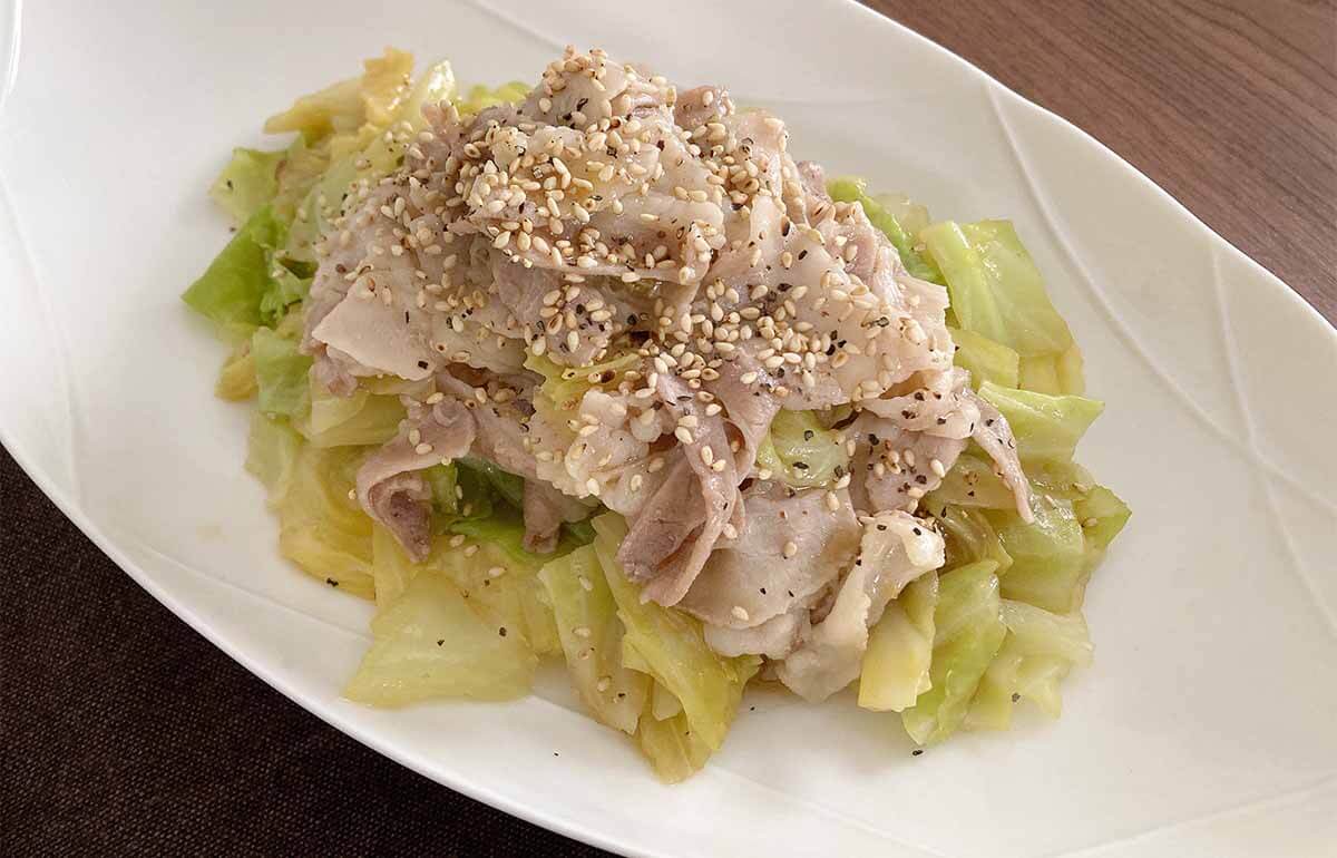 山本ゆりさん「レンジで！だし豚キャベツマウンテン」