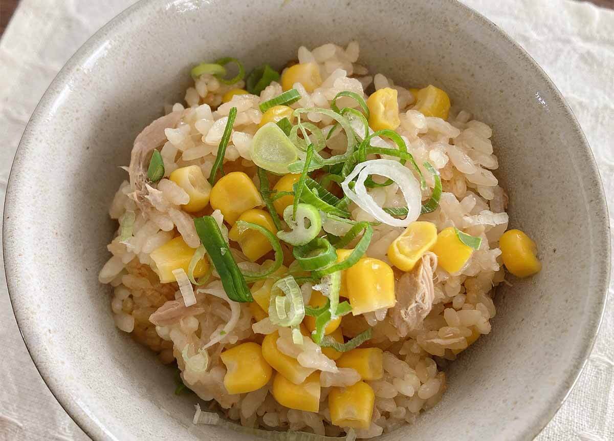山本ゆりさん「たっぷりコーンとツナの炊き込みご飯」