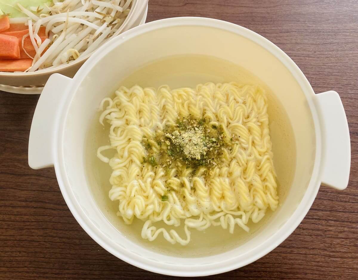 3COINS「ザル付きビストロヌードル」