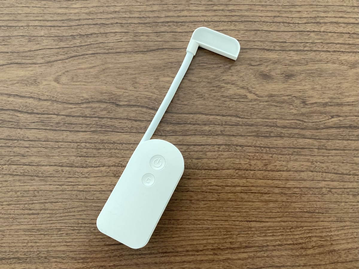 3COINS「コンパクトLEDブックライト」