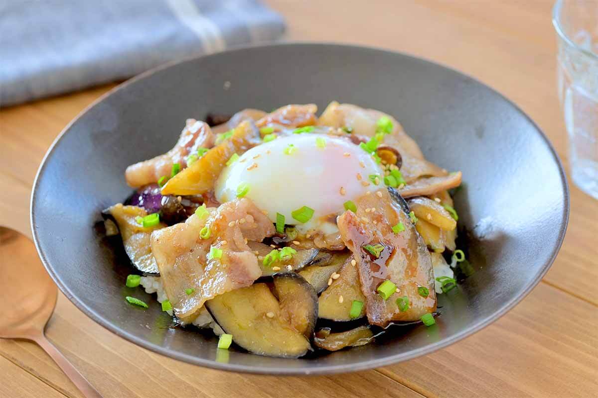 山本ゆりさん「とろ玉なす豚丼」