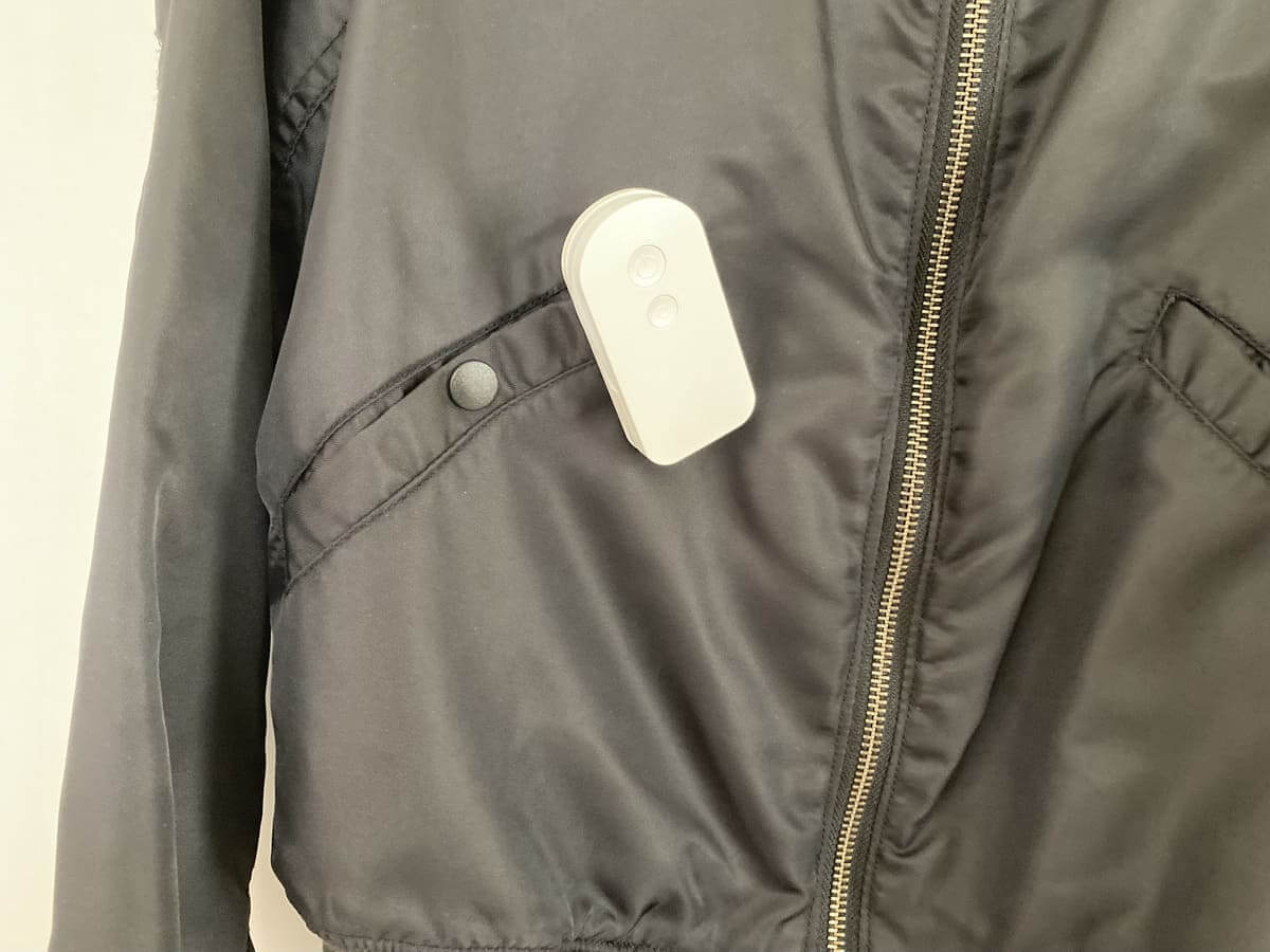 3COINS「コンパクトLEDブックライト」