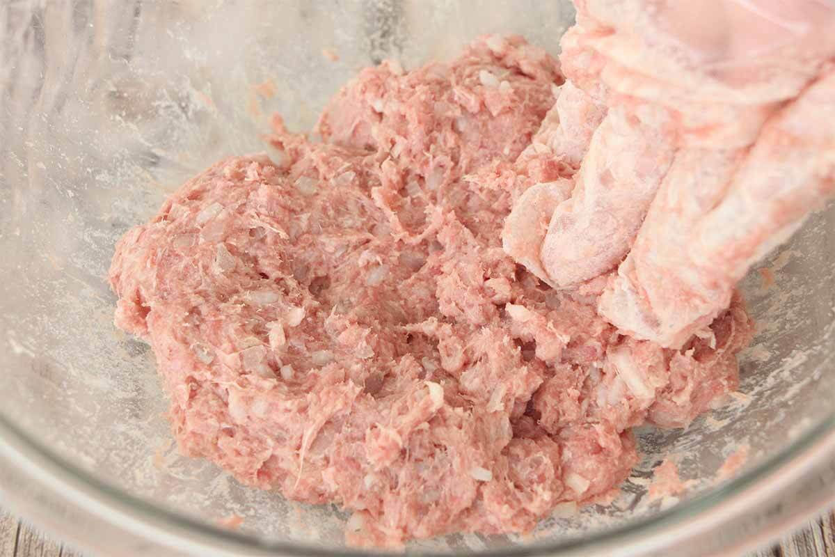 タサン志麻さん「ひき肉のベーコン巻」