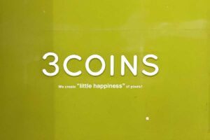 スリーコインズ