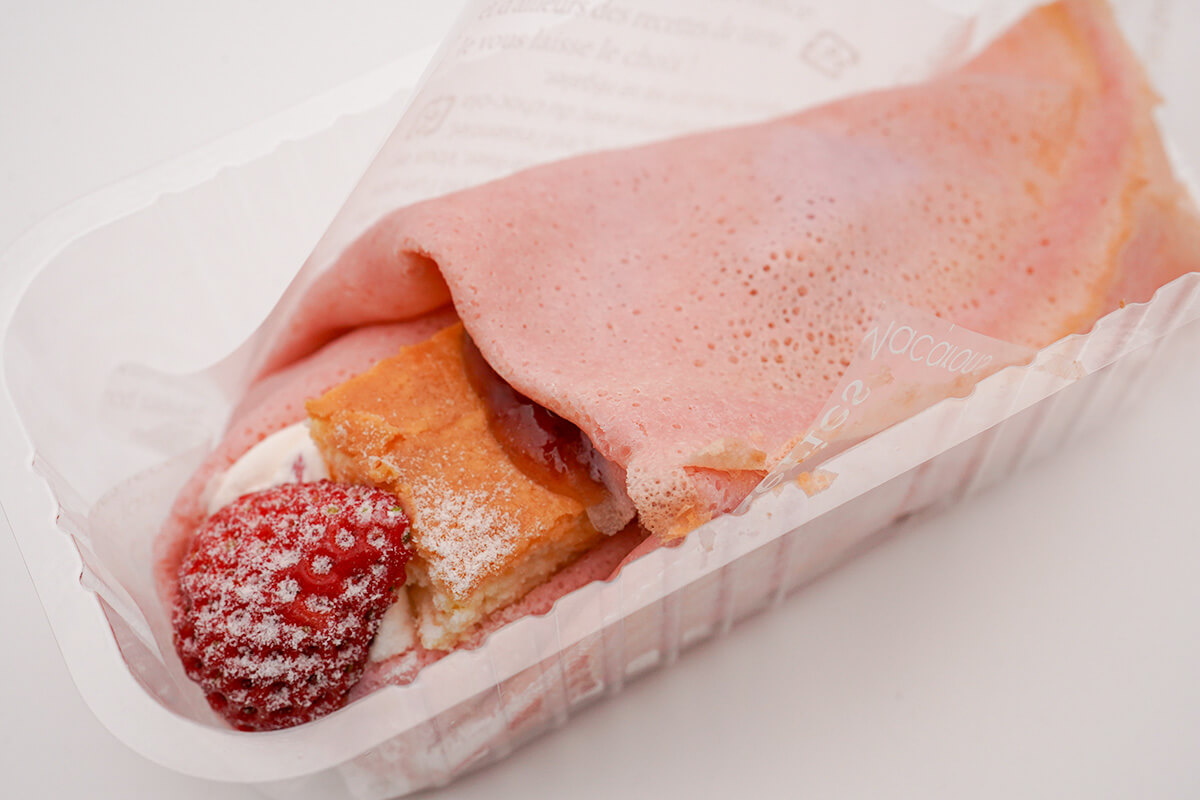 ローソン「いちごとチーズケーキのクレープ」