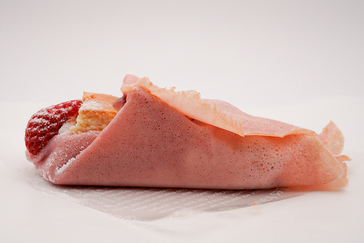 ローソン「いちごとチーズケーキのクレープ」