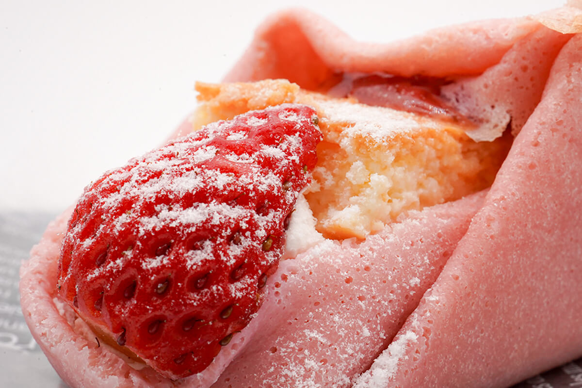 ローソン「いちごとチーズケーキのクレープ」