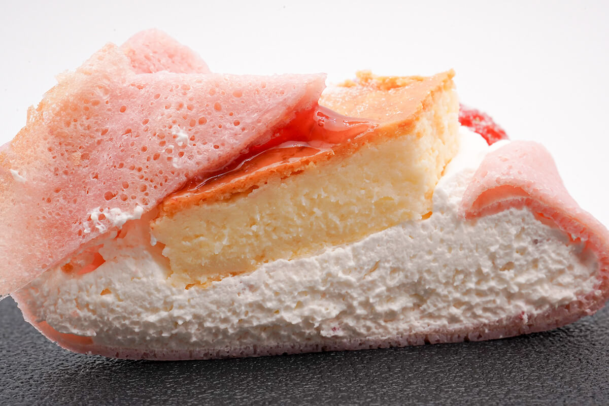 ローソン「いちごとチーズケーキのクレープ」