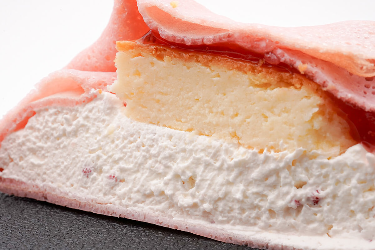 ローソン「いちごとチーズケーキのクレープ」