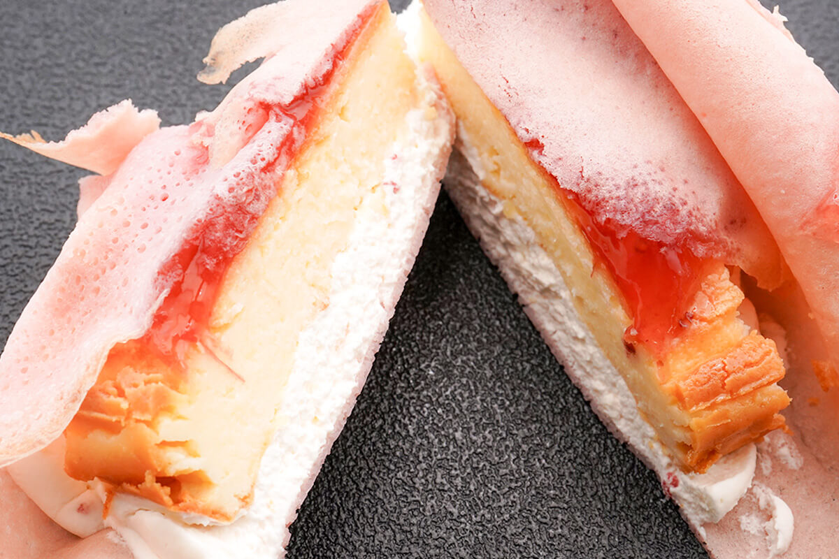 ローソン「いちごとチーズケーキのクレープ」