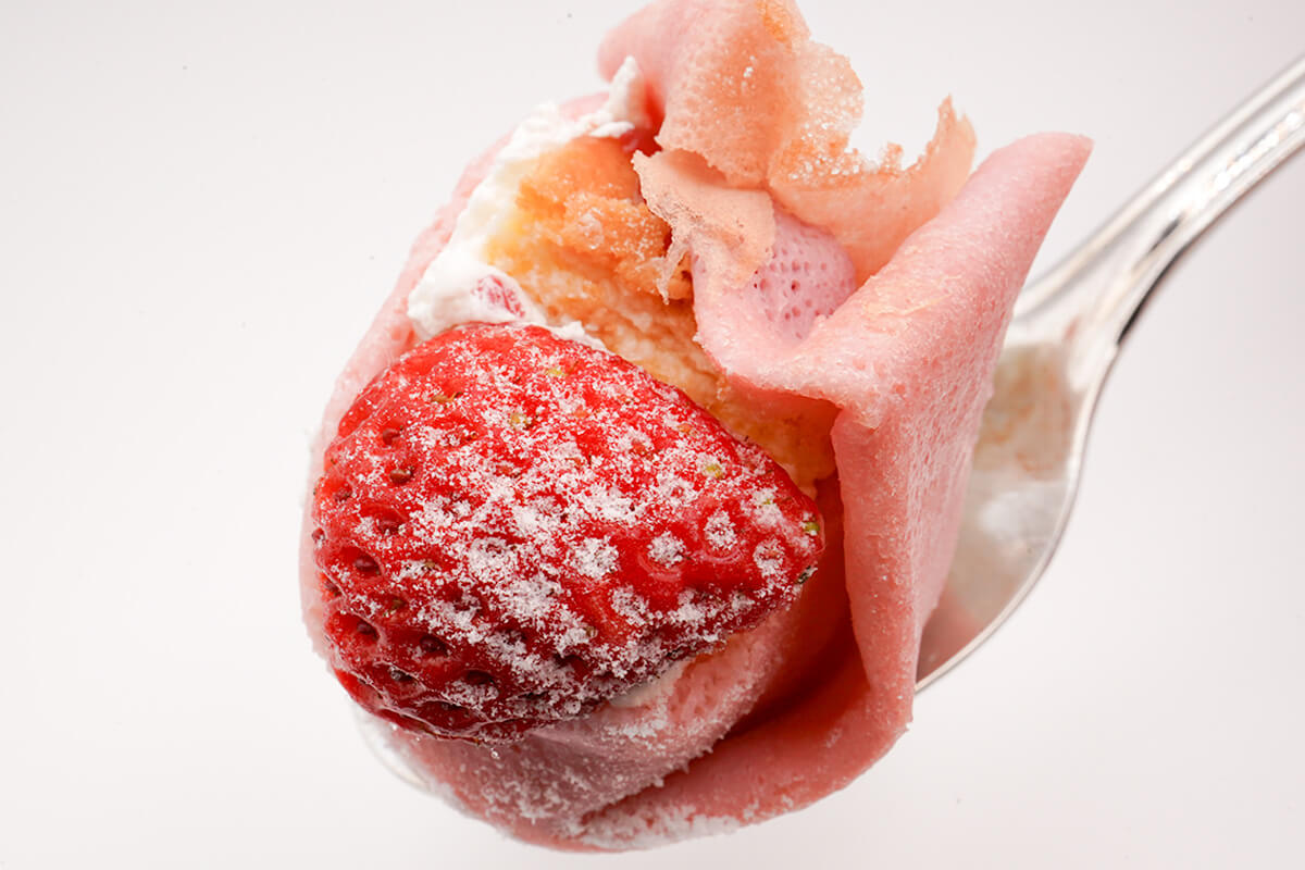 ローソン「いちごとチーズケーキのクレープ」