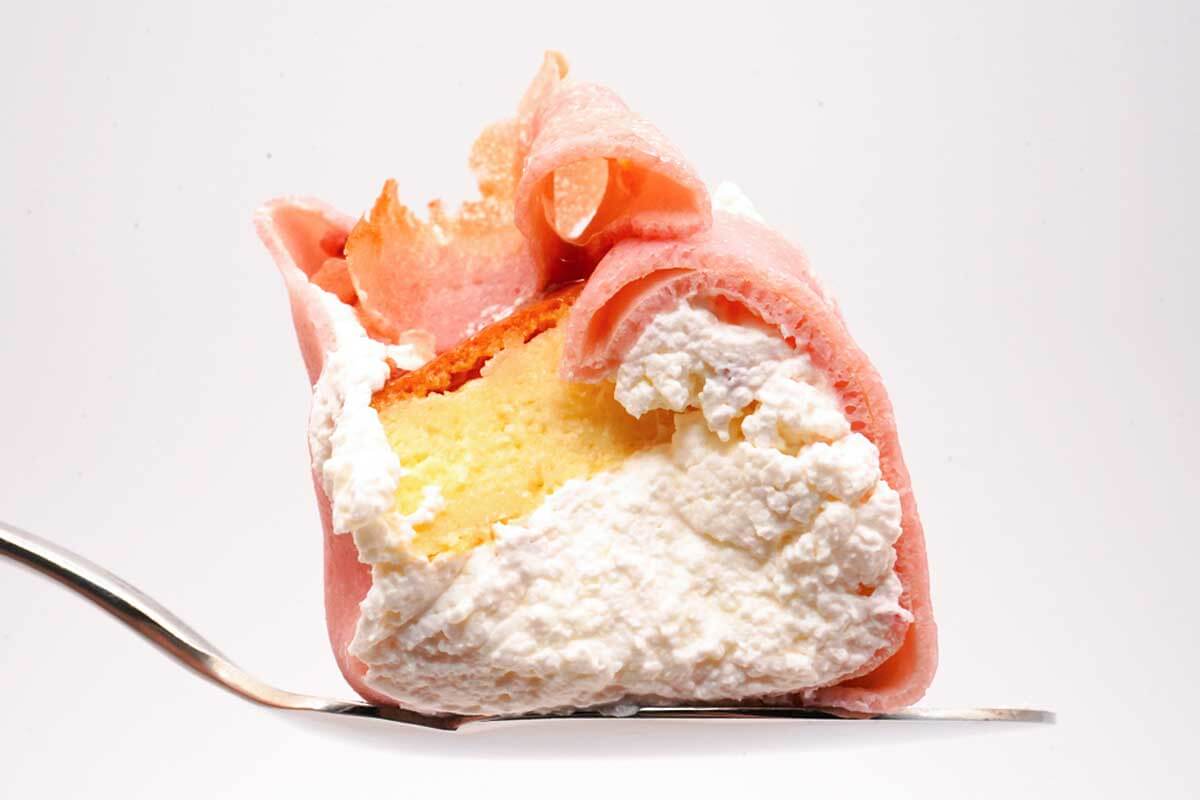 ローソン「いちごとチーズケーキのクレープ」