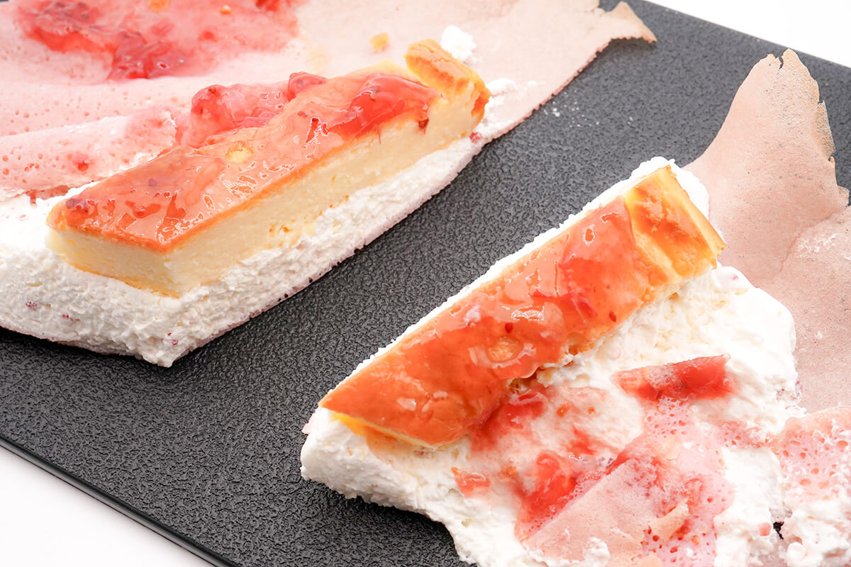 ローソン「いちごとチーズケーキのクレープ」