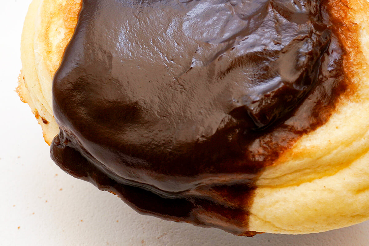 ローソンチョコレートソースに溺れる　ふわふわパンケーキ