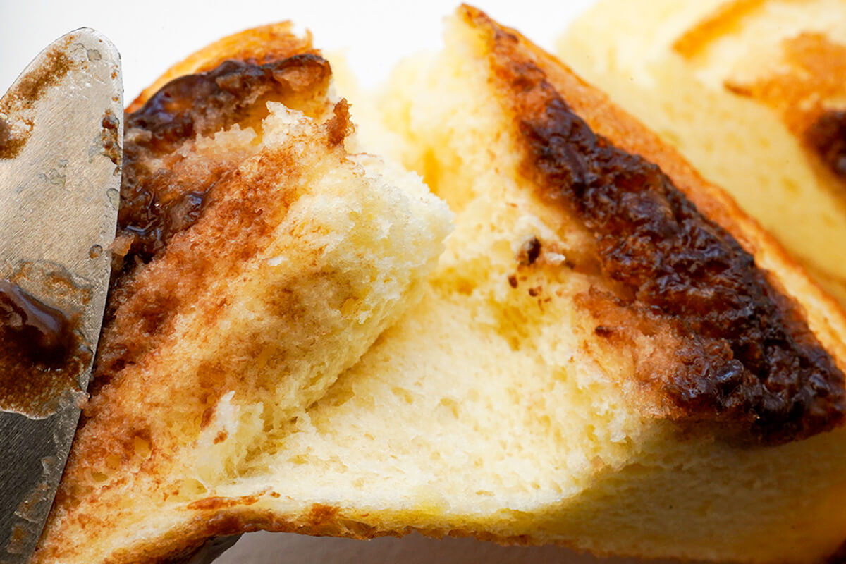 ローソンチョコレートソースに溺れる　ふわふわパンケーキ