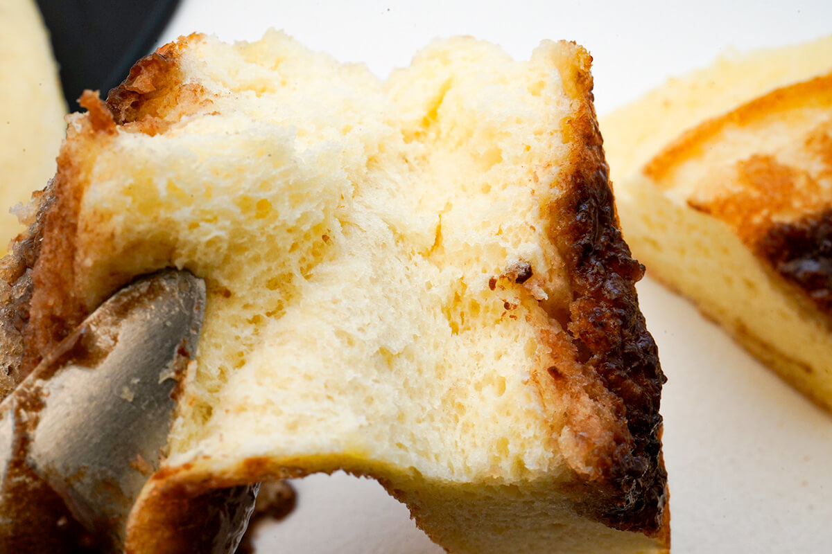 ローソンチョコレートソースに溺れる　ふわふわパンケーキ