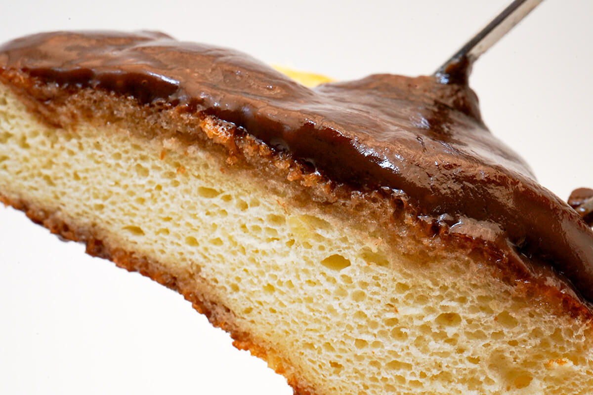 ローソンチョコレートソースに溺れる　ふわふわパンケーキ