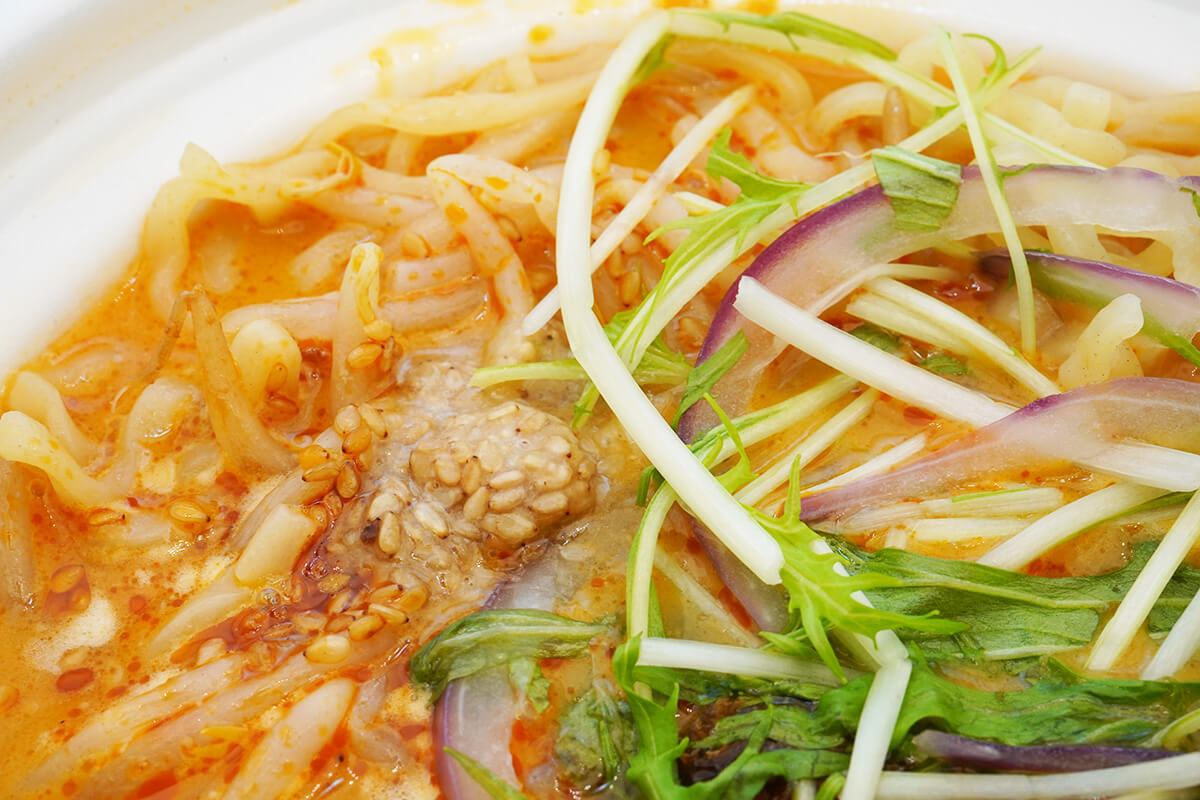 セブンイレブン飯田商店監修担々麺