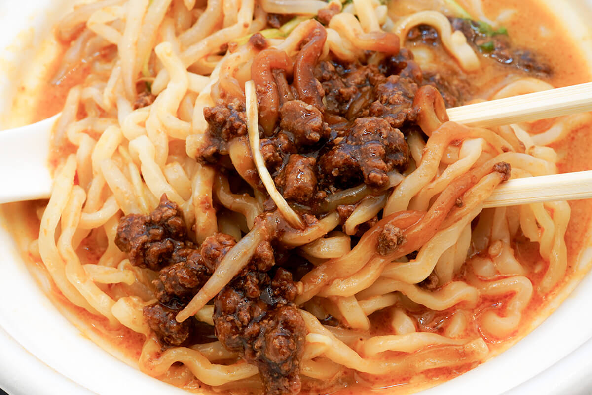 セブンイレブン飯田商店監修担々麺