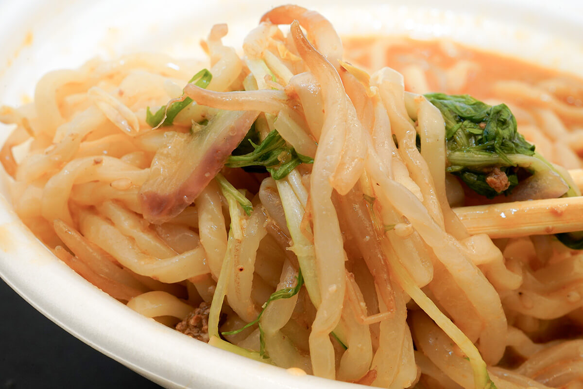 セブンイレブン飯田商店監修担々麺