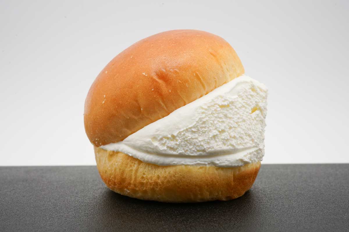 セブンマリトッツォ いちごソ―ス入り