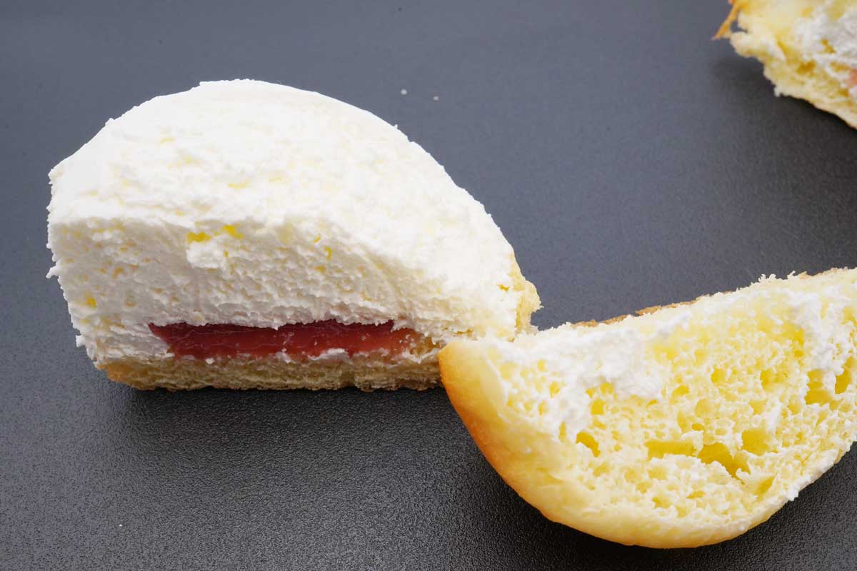 セブンマリトッツォ いちごソ―ス入り