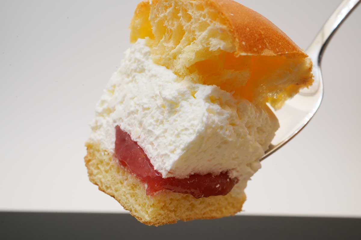 セブンマリトッツォ いちごソ―ス入り