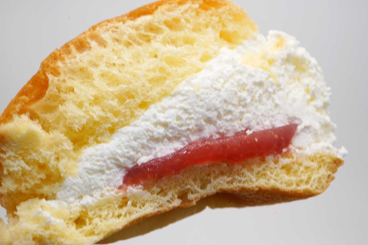 セブンマリトッツォ いちごソ―ス入り