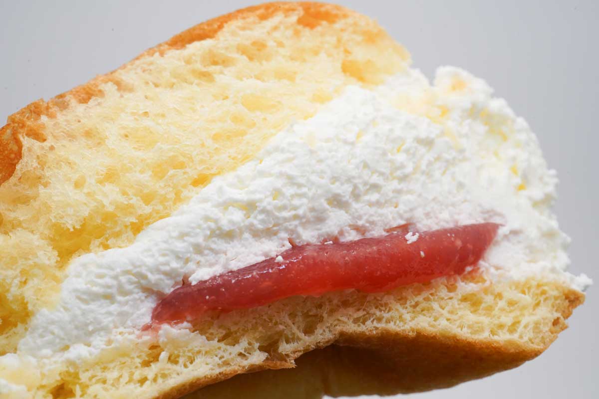 セブンマリトッツォ いちごソ―ス入り