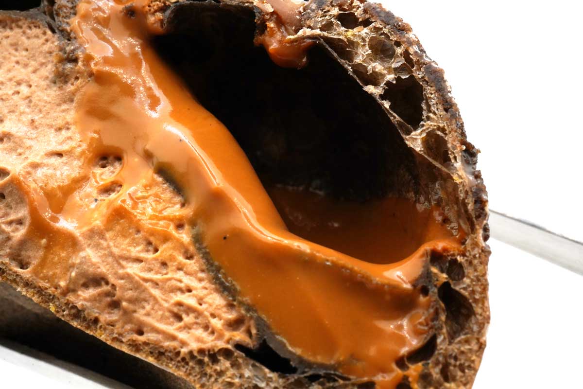 ファミマピエール マルコリーニとろけるキャラメルショコラシュー