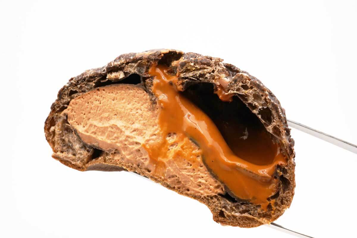 ファミマピエール マルコリーニとろけるキャラメルショコラシュー