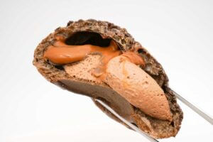 ファミマピエール マルコリーニとろけるキャラメルショコラシュー