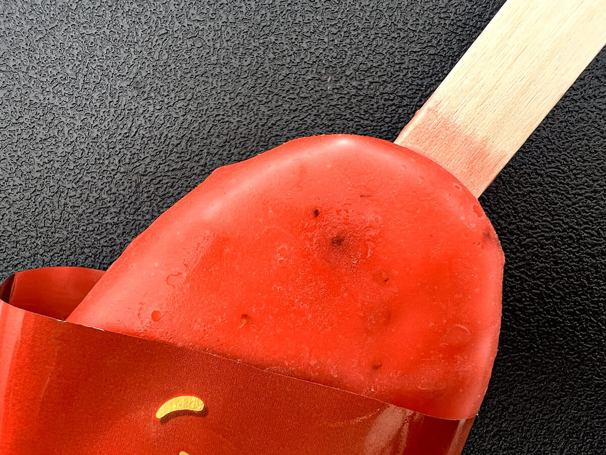 明治ブルガリア フローズンヨーグルトデザート 濃い苺