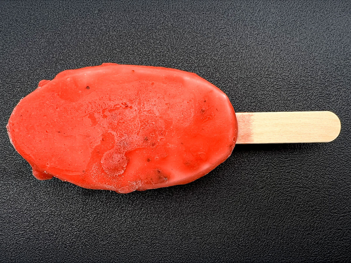 明治ブルガリア フローズンヨーグルトデザート 濃い苺