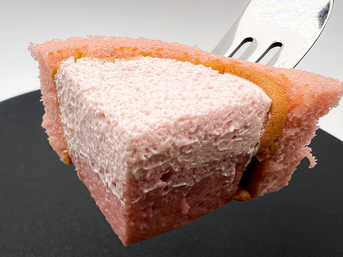 Uchi Café プレミアムロールケーキ とろける2層のストロベリー