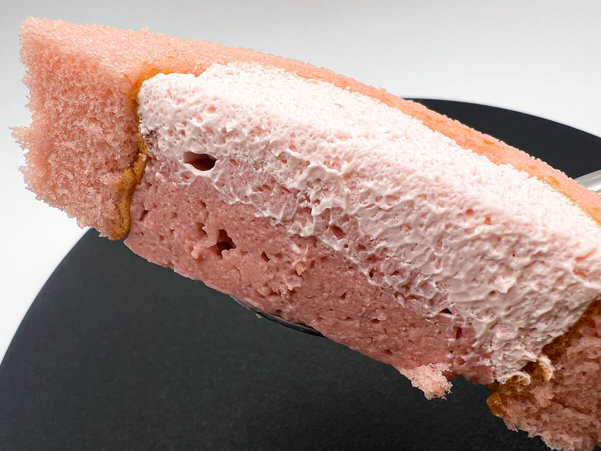 Uchi Café プレミアムロールケーキ とろける2層のストロベリー