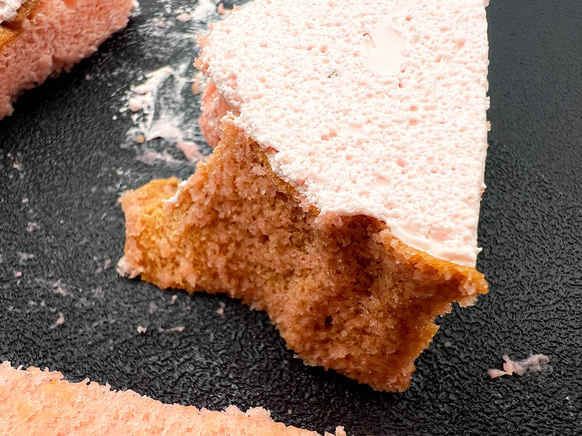 Uchi Café プレミアムロールケーキ とろける2層のストロベリー