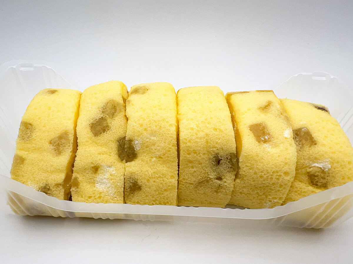 ローソン焼き芋のもち食感ロール(紅はるか)