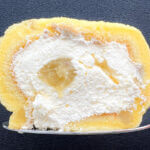 ローソン焼き芋のもち食感ロール(紅はるか)