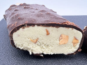 セブンイレブン限定「ゴディバ　ドバイチョコレートバーアイスクリーム」