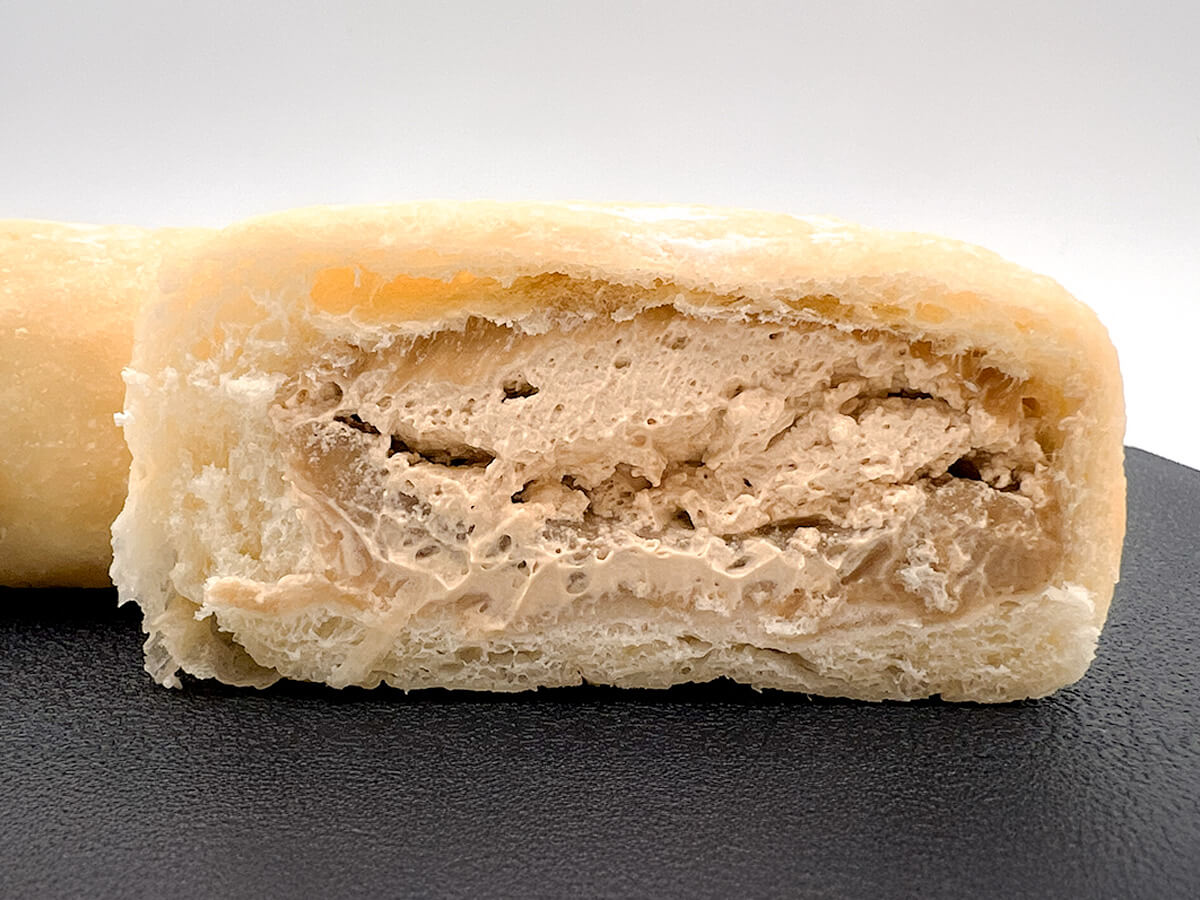 ファミマ　クラフトボス監修　白生ドーナツ（ダブルカフェラテ）